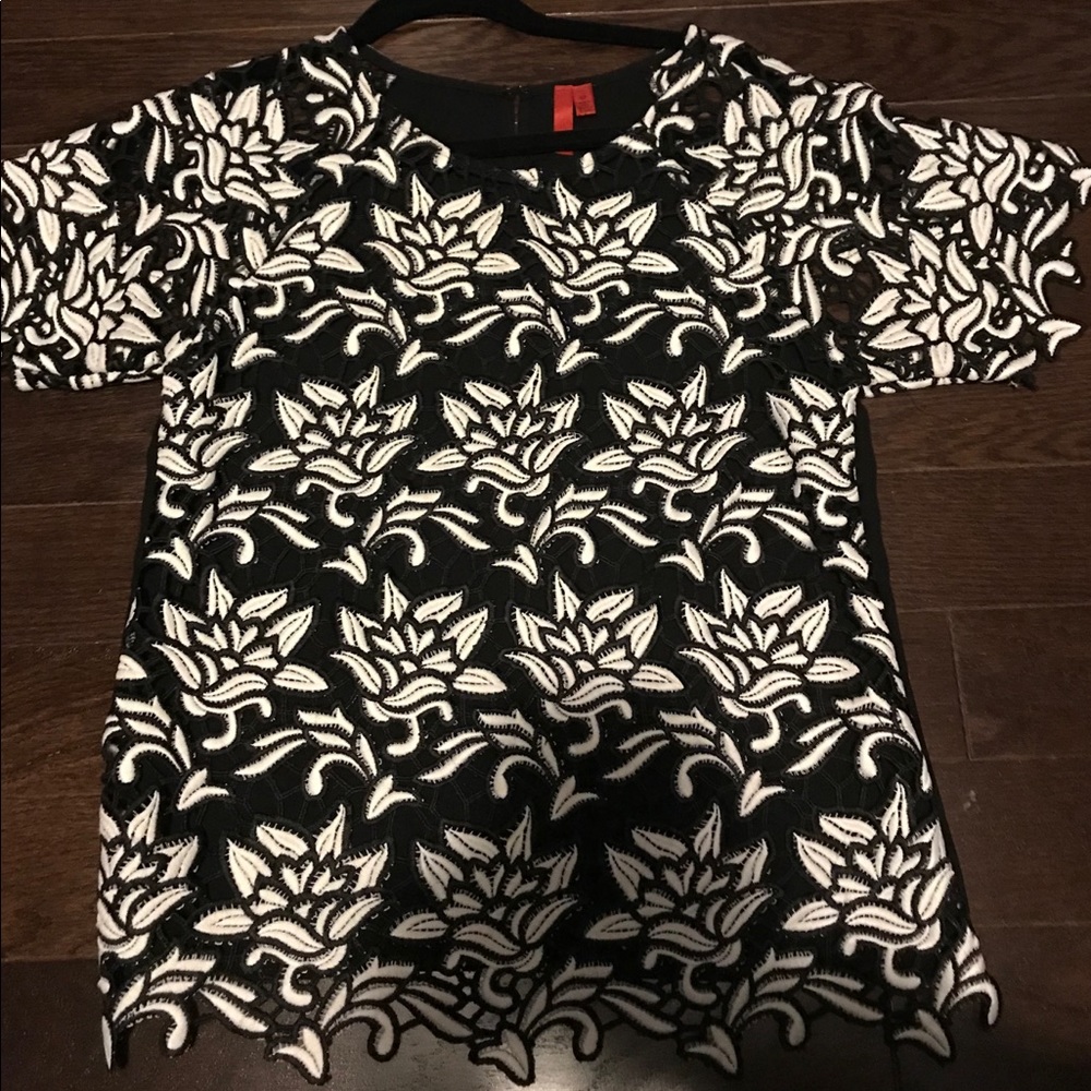 Sak’s 5/48 floral top